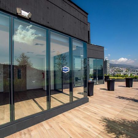 Hampton By Hilton Quito La Carolina Park Hotel Exterior photo