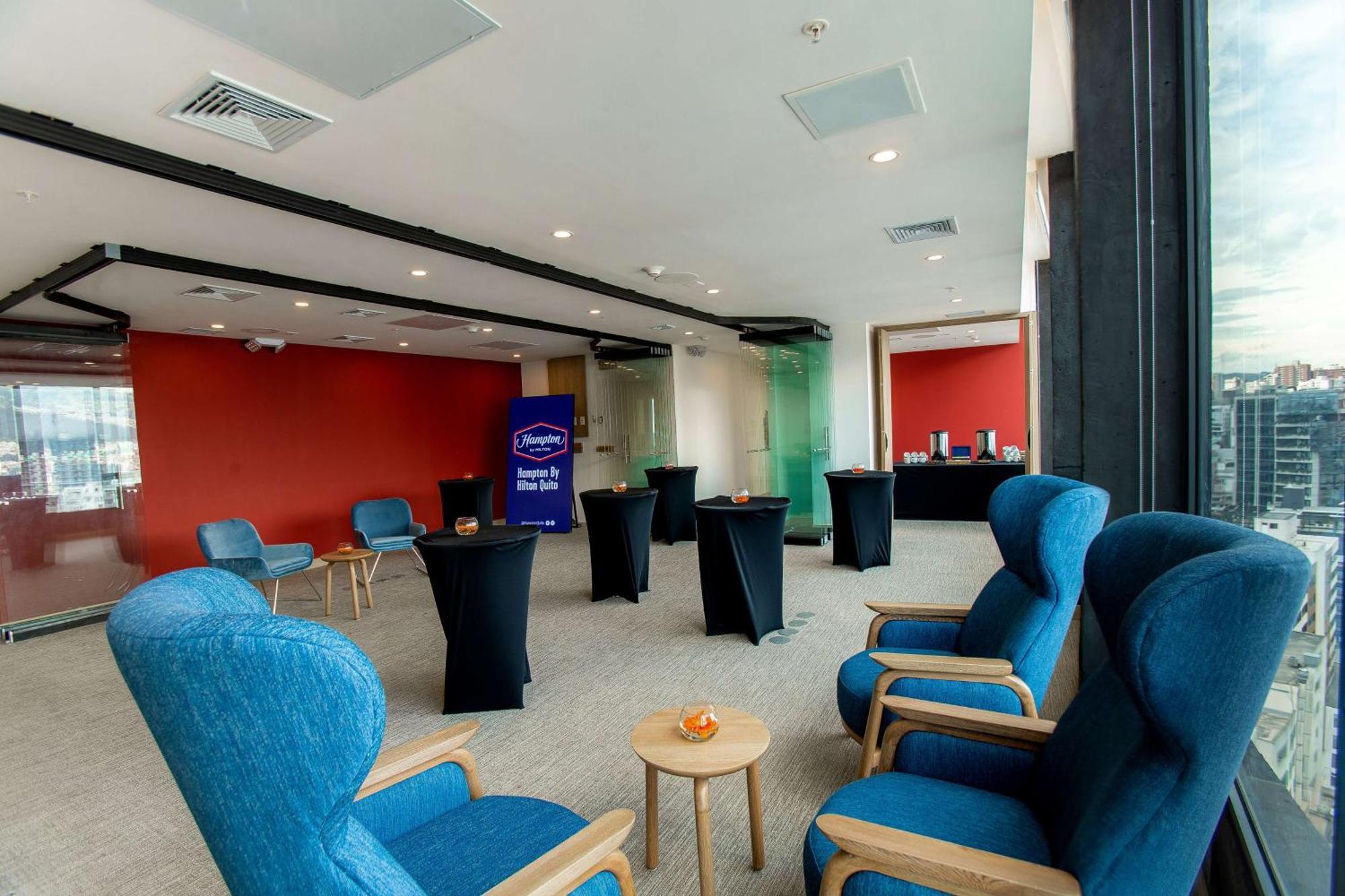 Hampton By Hilton Quito La Carolina Park Hotel Exterior photo