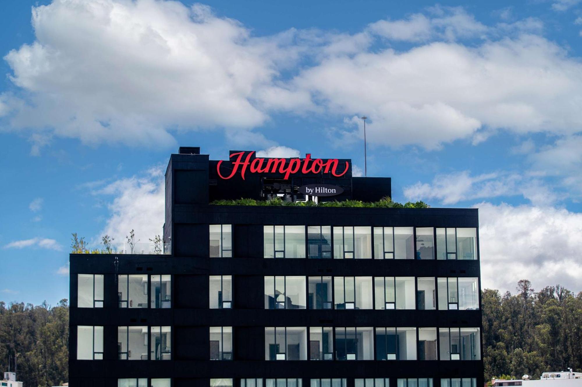 Hampton By Hilton Quito La Carolina Park Hotel Exterior photo