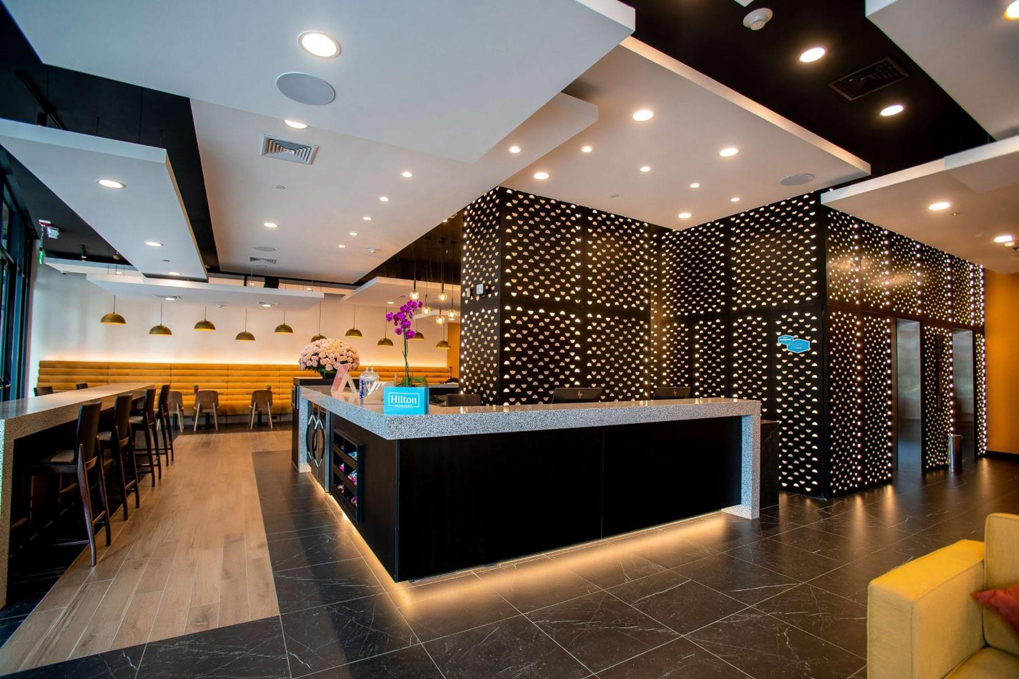 Hampton By Hilton Quito La Carolina Park Hotel Exterior photo